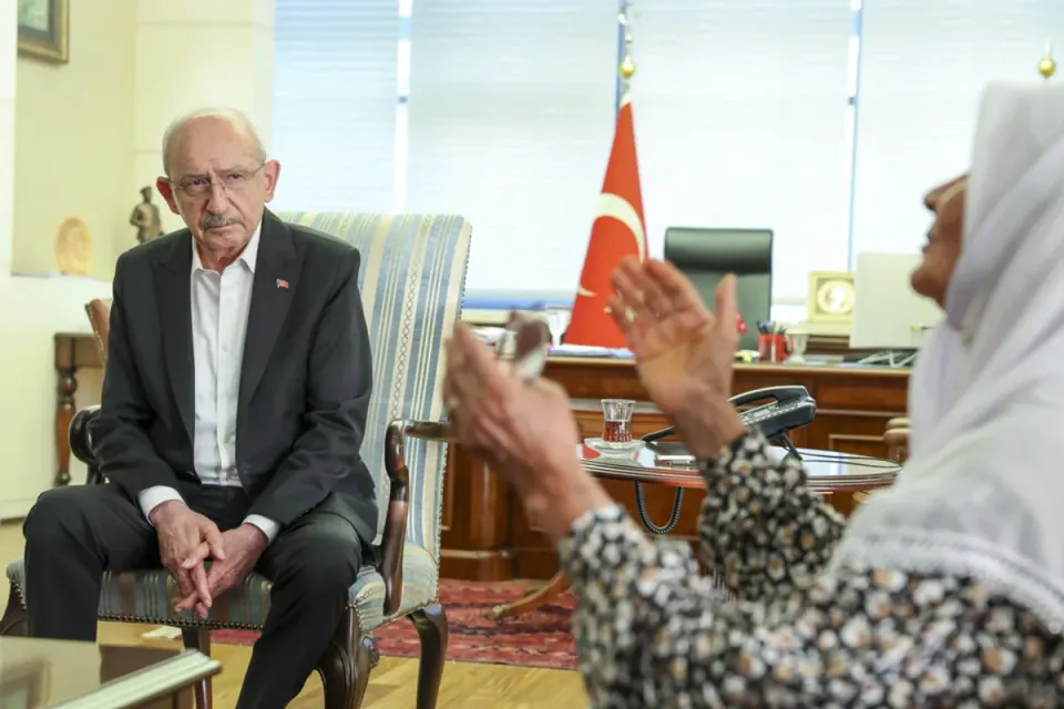 Kılıçdaroğlu Narin Güran'ın Ailesiyle Bir Araya Geldi görseli