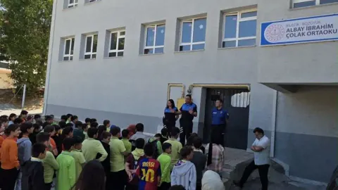Bozüyük'te 138 Öğrenciye Polis Güvenlik Eğitimi