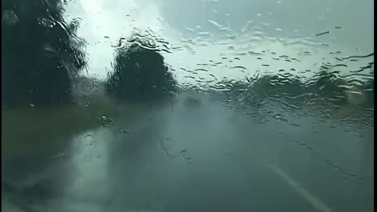Adana'da Sağanak Yağış Trafiği Durma Noktasına Getirdi Adana'da Sağanak Yağış Trafiği Durma Noktasına Getirdi