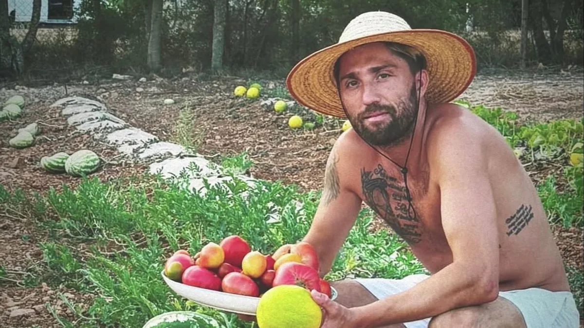 Eski Futbolcu Kevin Kampl'den Beklenmedik Dönüşüm: Mallorca'da Bahçe Hayatı Eski Futbolcu Kevin Kampl'den Beklenmedik Dönüşüm: Mallorca'da Bahçe Hayatı