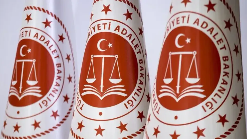 Adalet Bakanı Gürlek: Yılın ilk 9 ayında yabancı dilde 590 bin adli sicil belgesi düzenlendi görseli