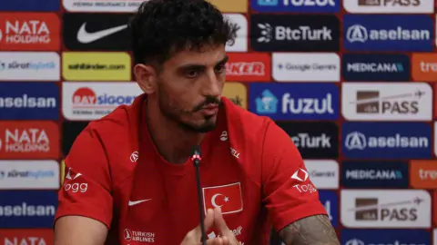 Samet Akaydin'den Sert Tepki: 'Saçına Bıyığına Laf Etmek Başka Boyut'