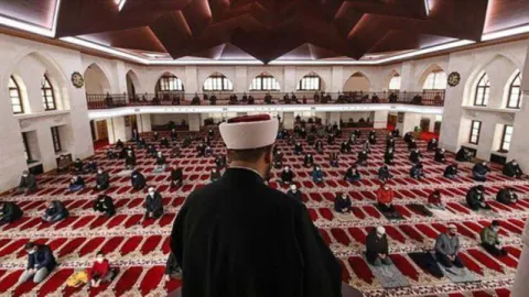 Diyanet'ten 4 Eylül Cuma Hutbesi: 'Peygamberimiz ve Güzel Ahlak' Konusu ve Detayları