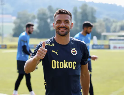 Sporting CP'de Yeni Sezon Hazırlıkları Başladı: Rui Borges'in Kadrosunda Kritik Eksik