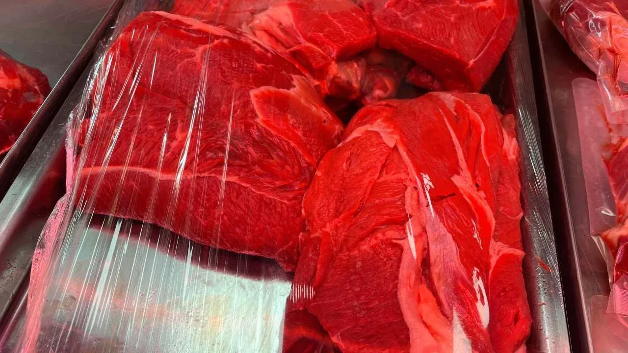 Kırmızı Et Üreticisinde Kesim Fiyatı Krizi: Maliyetler Karı Sildi Kırmızı Et Üreticisinde Kesim Fiyatı Krizi: Maliyetler Karı Sildi