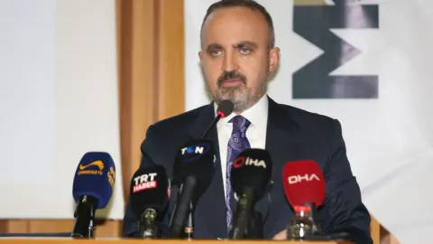 Bülent Turan'dan AK Parti'nin Başarı Formülü: Kurumsal Mekanizmalar