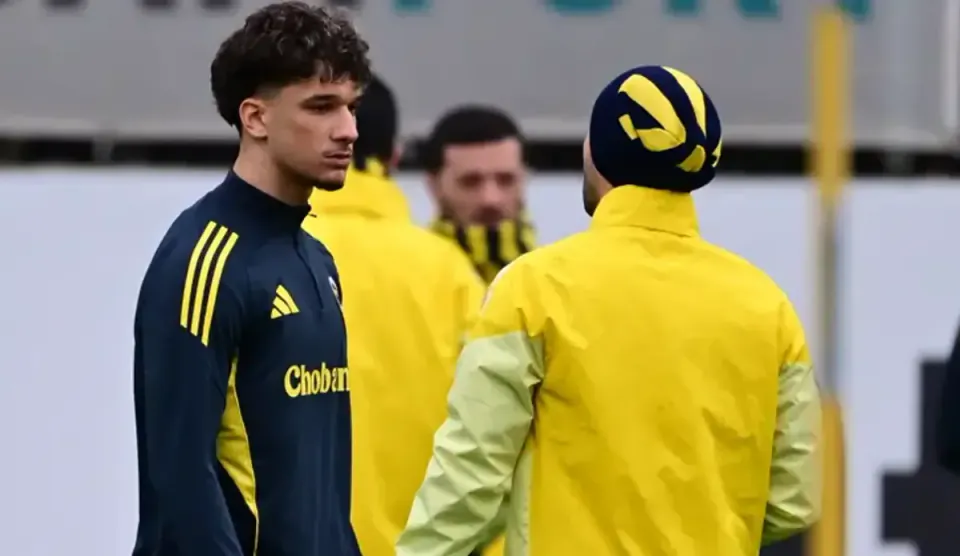 Fenerbahçe'den Genç Yetenek Hamlesi: Çağrı Balta ve Adem Yeşilyurt ile İmzalar Atıldı görseli