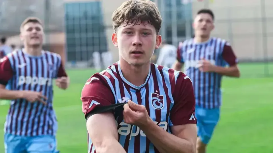 Trabzonspor'un Genç Yeteneği Onuralp Çakıroğlu'ndan Duygusal Veda görseli