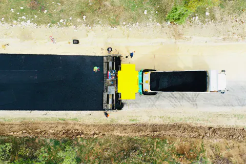 Afyonkarahisar'da Köy Yolları Yenileniyor: Binlerce Metrekare Yol Çizgisi Yapılacak