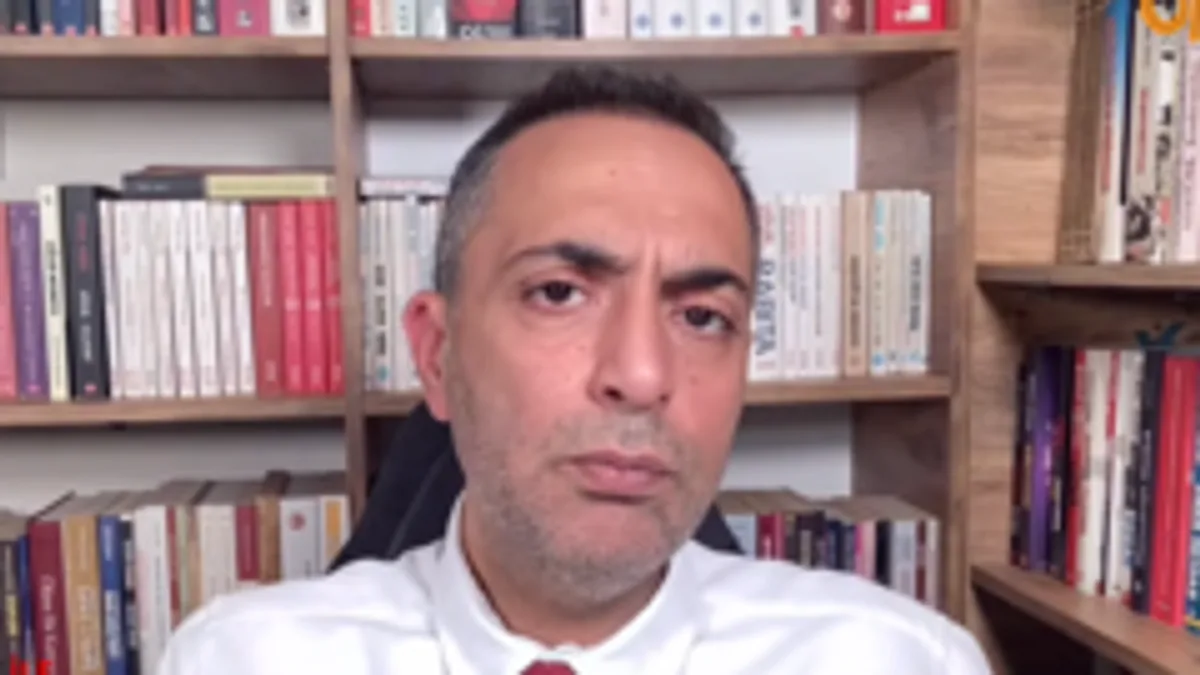 Gazeteci Murat Ağırel ev hapsinden alınıp gözaltına alındı Gazeteci Murat Ağırel ev hapsinden alınıp gözaltına alındı