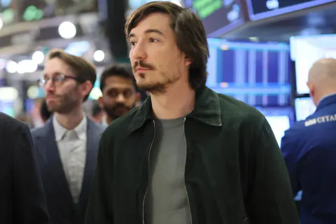 Robinhood CEO Tenev'den AMC'ye sert yanıt: "Hisse senedi referanslı tokenlarda veto hakkı olamaz"