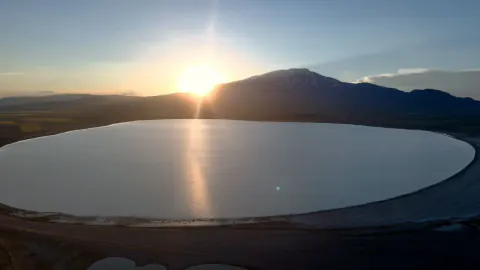 Bitlis'in Gizli Hazinesi: Arin Gölü'nde Gün Batımı ve Doğa Şöleni