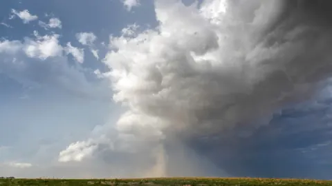 ABD'de Şiddetli Fırtına Alarmı: Tennessee ve Kentucky'de Tornado Riski