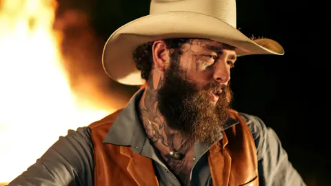 Post Malone'un Büyük Dönüşümü: Müzikten Modaya Evrim Post Malone'un Büyük Dönüşümü: Müzikten Modaya Evrim
