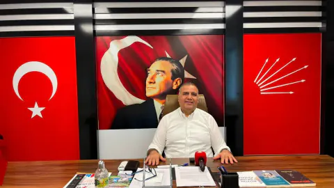 CHP Adana Başkanı Bayram'dan Özgür Çelik'e Sert Yanıt: "CHP Bir Logo Değil, Tarih ve Örgüttür"