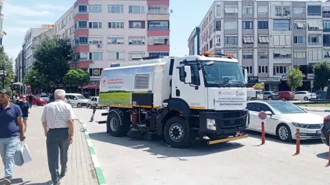 Kırklareli Belediyesi'ne Yeni Yol Süpürme Aracı: Bakanlık Destekli Modern Dönem