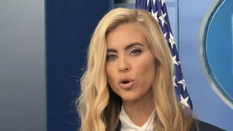 Trump'ın Yeni Basın Sekreteri Zacharia, İlk Brifinginde Kocasını 'Cumhurbaşkanım' Dedi