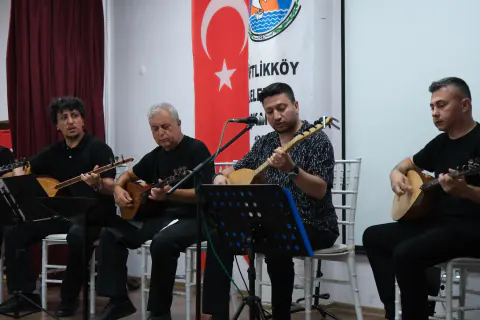 Çiftlikköy'de Bağlama Kursiyerlerinden Türkü Şöleni