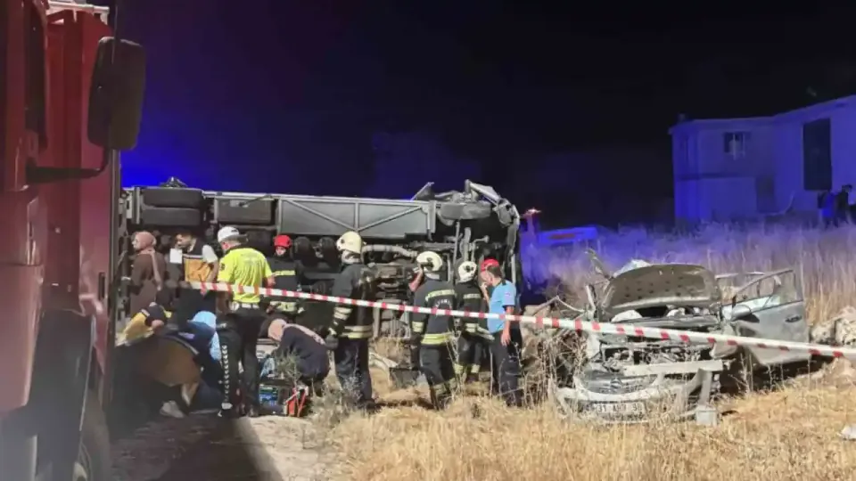 Gaziantep'te feci kazada ölü sayısı 8'e çıktı: 3 yaşındaki Kerem hayatını kaybetti görseli