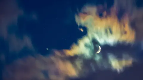 Yeni Ayda Dilek Dilemenin Püf Noktaları: Astrolog Rachel Ruth Tate'ten Rehber
