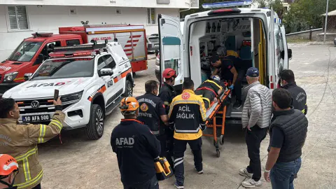 İnşaatta asansör boşluğuna düşen 2 işçi kurtarıldı, soruşturma başlandı