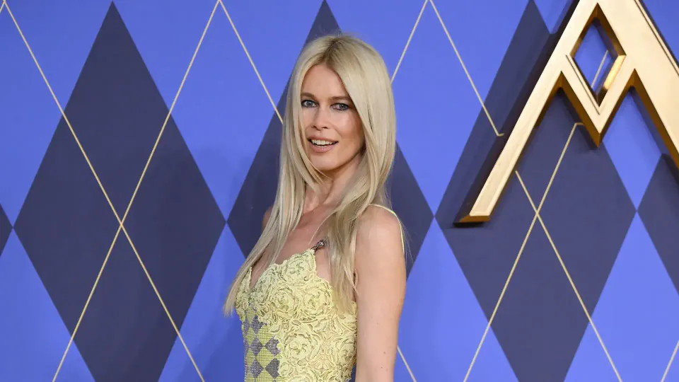 Claudia Schiffer 56 yaşında forma mücadelesi: "Yaş sadece bir sayı" görseli