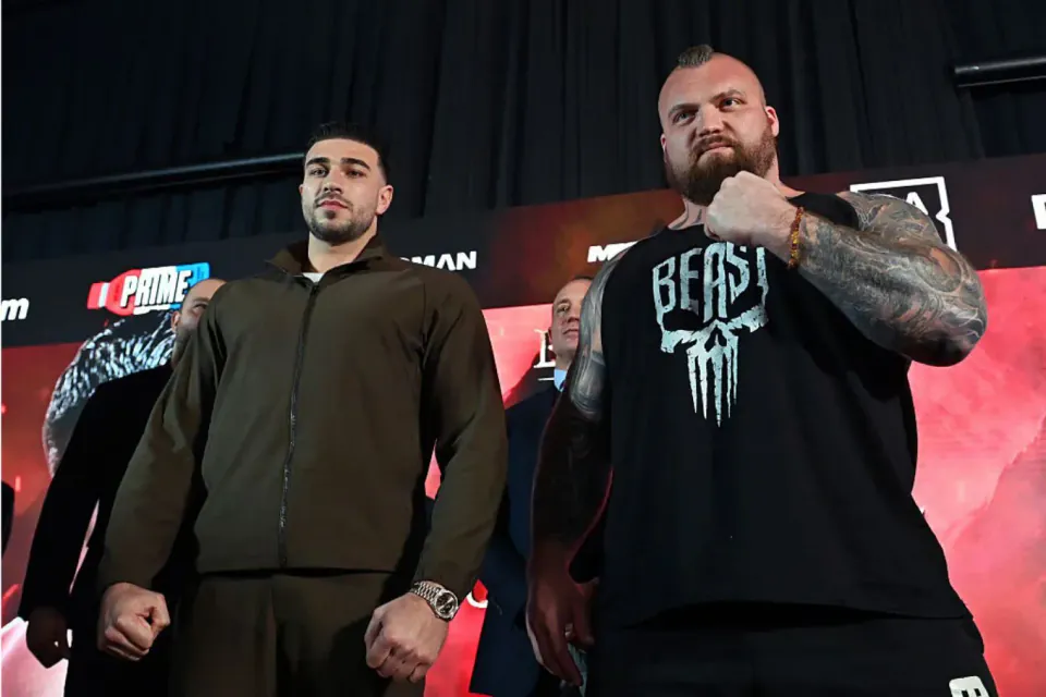 Manchester'da Dev Kapışma: Tommy Fury ve Eddie Hall Ringe Çıkıyor görseli