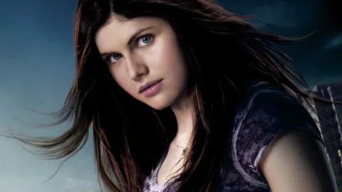 Alexandra Daddario'nun Kariyerini Başlatan Percy Jackson Filmleri Netflix'te Zirvede