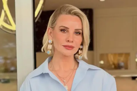 Esra Erol giyimde kurduğu markayla yeni mağaza açtı: Bergüzar Korel'den 'hayırlı uğurlu' mesajı