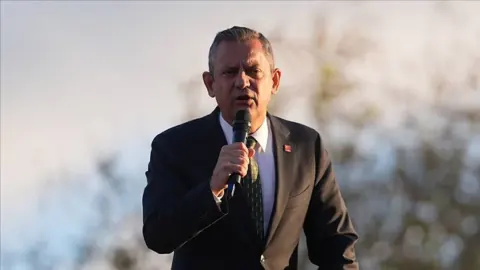 Özgür Özel'den Adana'da Sert Çıkış: Çankaya Operasyonu ve Ekonomi Vurgusu