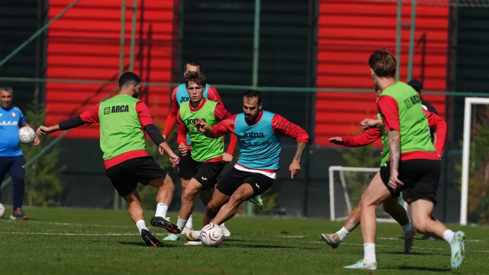 Arca Çorum FK, Göztepe deplasmanına tempolu antrenmanla hazırlanıyor görseli