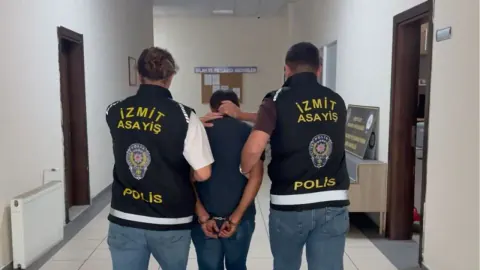 31 Yıllık Hapis Cezasıyla Aranan Firari, Bulaşık Makinesinde Bulundu