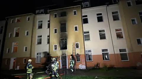 Bochum'da yangında 3 ölü, 5 kurtarıldı: Merdiven duman doldu, pencerelerden tahliye