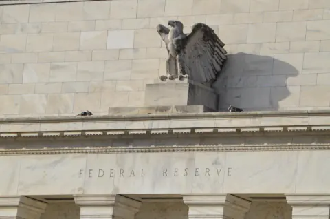 Bitcoin Opsiyon Piyasasında Risk İştahı Artıyor: Fed Öncesi Koruma Azalıyor