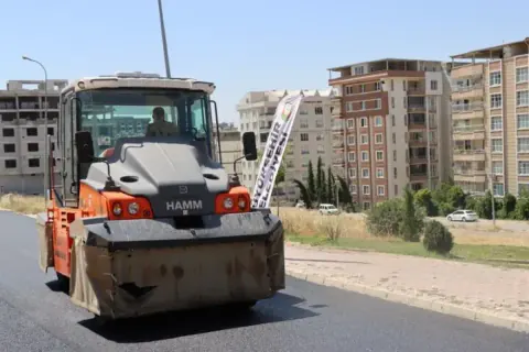 Şanlıurfa Büyükşehir Belediyesi'nden Akbayır Mahallesi'ne Sıcak Asfalt Hamlesi