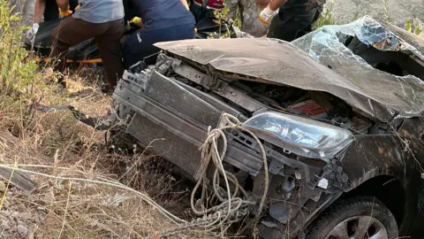 Bingöl Yedisu'nde araç dereye düştü: 1 ölü, 4 yaralı