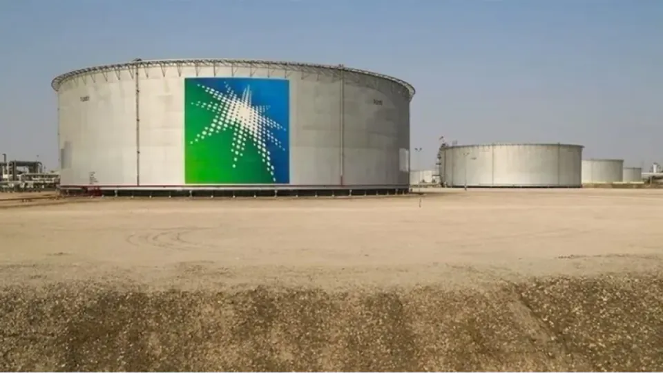 Husiler Suudi Arabistan Petrol Tesislerini Hedef Aldı: Enerji Hatları Vuruldu görseli