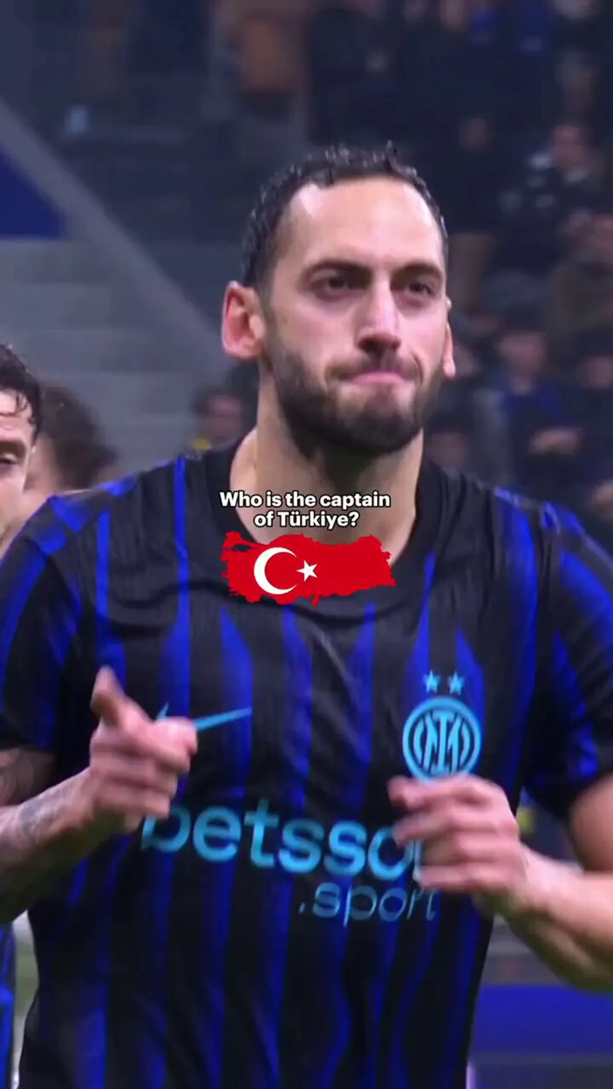 Inter'den Hakan Çalhanoğlu'na Kaptanlık Selamı: Türkiye'nin Lideri Inter'den Hakan Çalhanoğlu'na Kaptanlık Selamı: Türkiye'nin Lideri