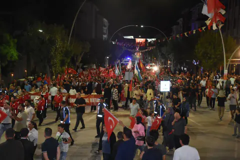 Karaman'da 'Türkçe Aşkı Vatan Aşkı' Yürüyüşü Meydanlarda Yankılandı