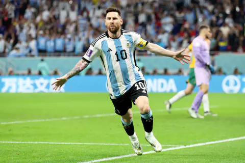 Lionel Messi Boyu ve Fiziksel Özelliklerinin Futbol Kariyerindeki Etkisi Lionel Messi Boyu ve Fiziksel Özelliklerinin Futbol Kariyerindeki Etkisi