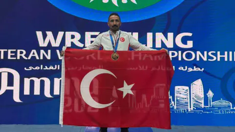 Yozgatlı Ömer Çamlıbel Veteranlar Dünya Güreş Şampiyonası'nda Bronz Madalya Kazandı