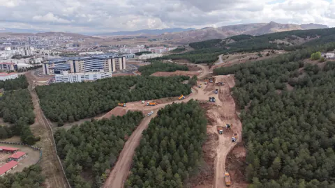 Sivas'ta Yeni Üniversite Hastanesi'ne ana damar: Alparslan Türkeş Bulvarı güzergah çalışmaları hızlandı