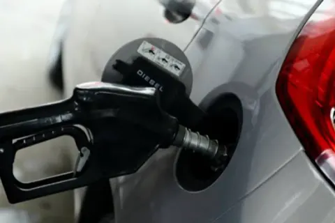 Motorine geceyarısından itibaren 8,24 TL zam: 50 litre 412 TL pahalıyor