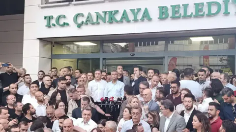 Özgür Özel'den Cumhurbaşkanı Erdoğan'a Sert Tepki: 'Masumların Canını Yakma'