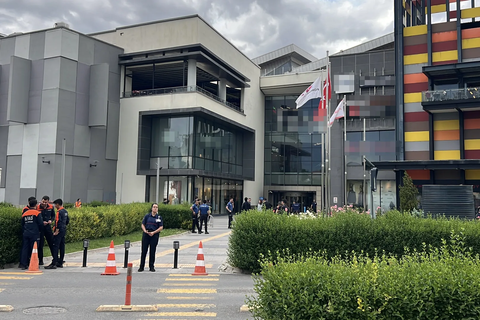 Kayseri'de AVM'de Canlı Bomba Paniği: İhbarı Yapan Kişi Ortaya Çıktı Kayseri'de AVM'de Canlı Bomba Paniği: İhbarı Yapan Kişi Ortaya Çıktı