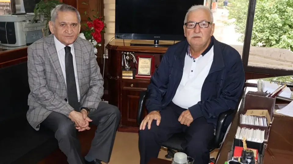 Çorum Pazarı Sahibi İsmail Fakı’den Gazeteye 42. Yıl Kutlama Ziyareti görseli