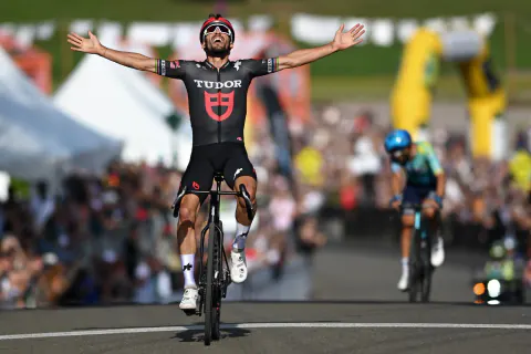 Julian Alaphilippe'in Zirve Mücadelesi: Dünya Şampiyonluğu ve Tour de France