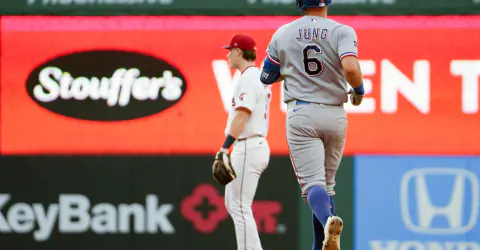 Texas Rangers ve Cleveland Guardians Karşı Karşıya: Kadrolar Belli Oldu