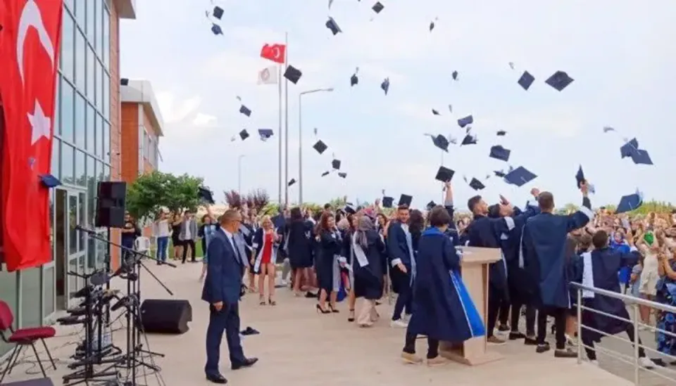 ÇOMÜ Gökçeada Meslek Yüksekokulu'nda Mezuniyet Heyecanı görseli