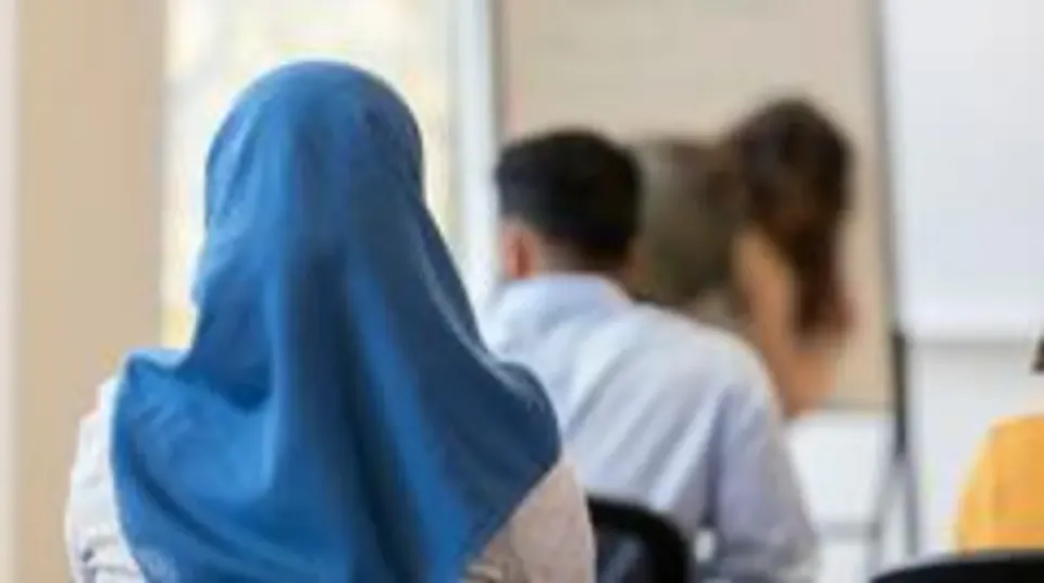 Avusturya'da okullarda başörtüsü yasağı 14 yaşa kadar genişletildi, yürürlüğe girdi görseli